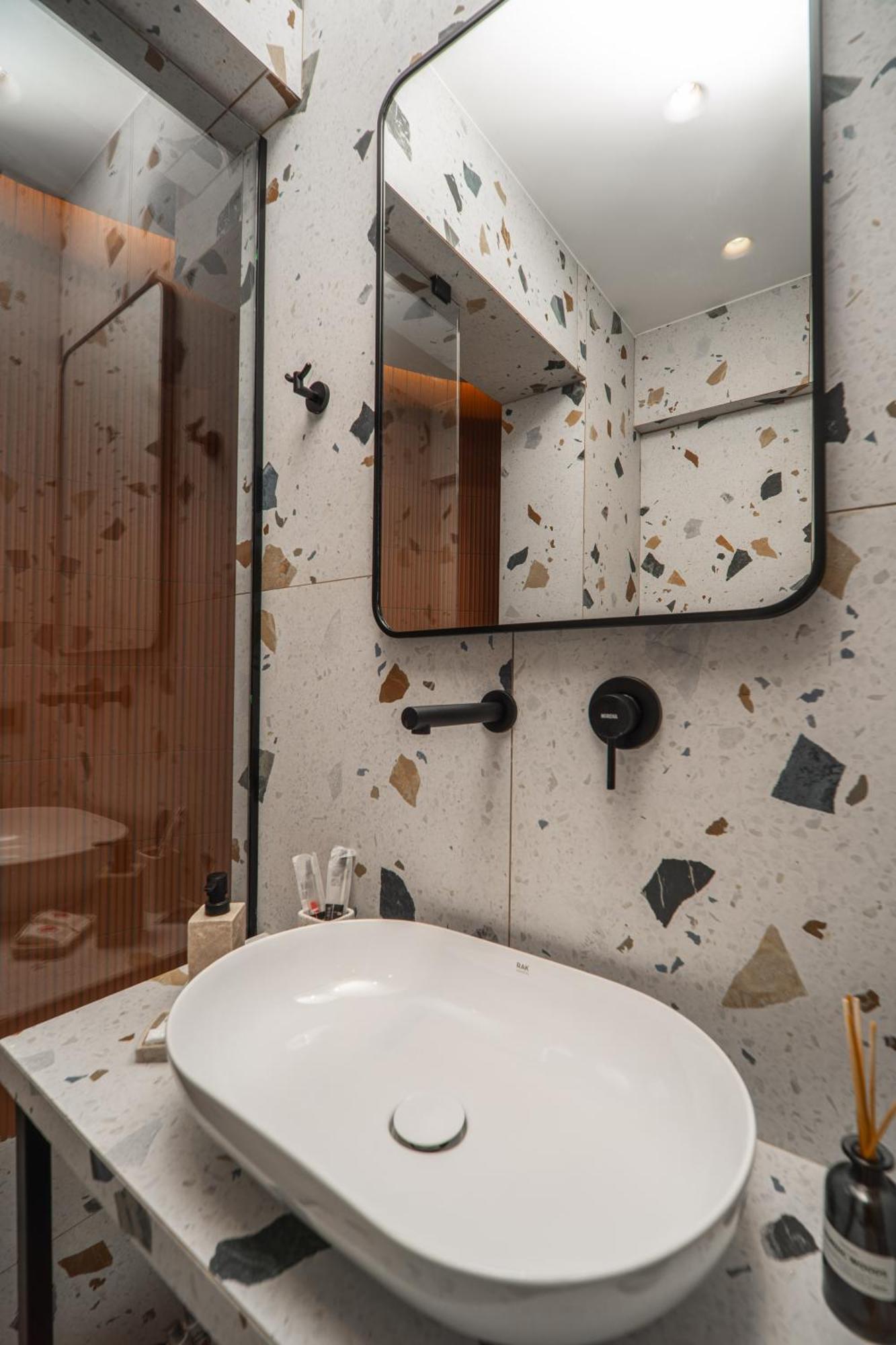 Eros Luxury Suites 레팀노 외부 사진