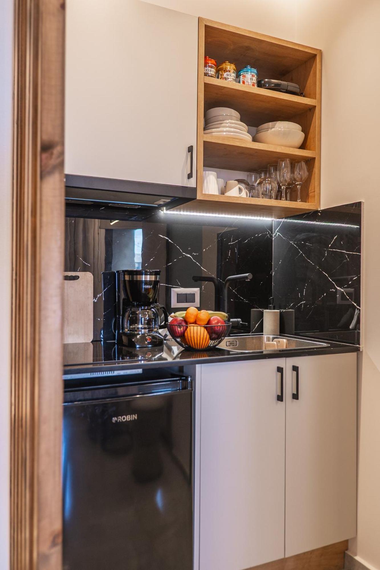 Eros Luxury Suites 레팀노 외부 사진