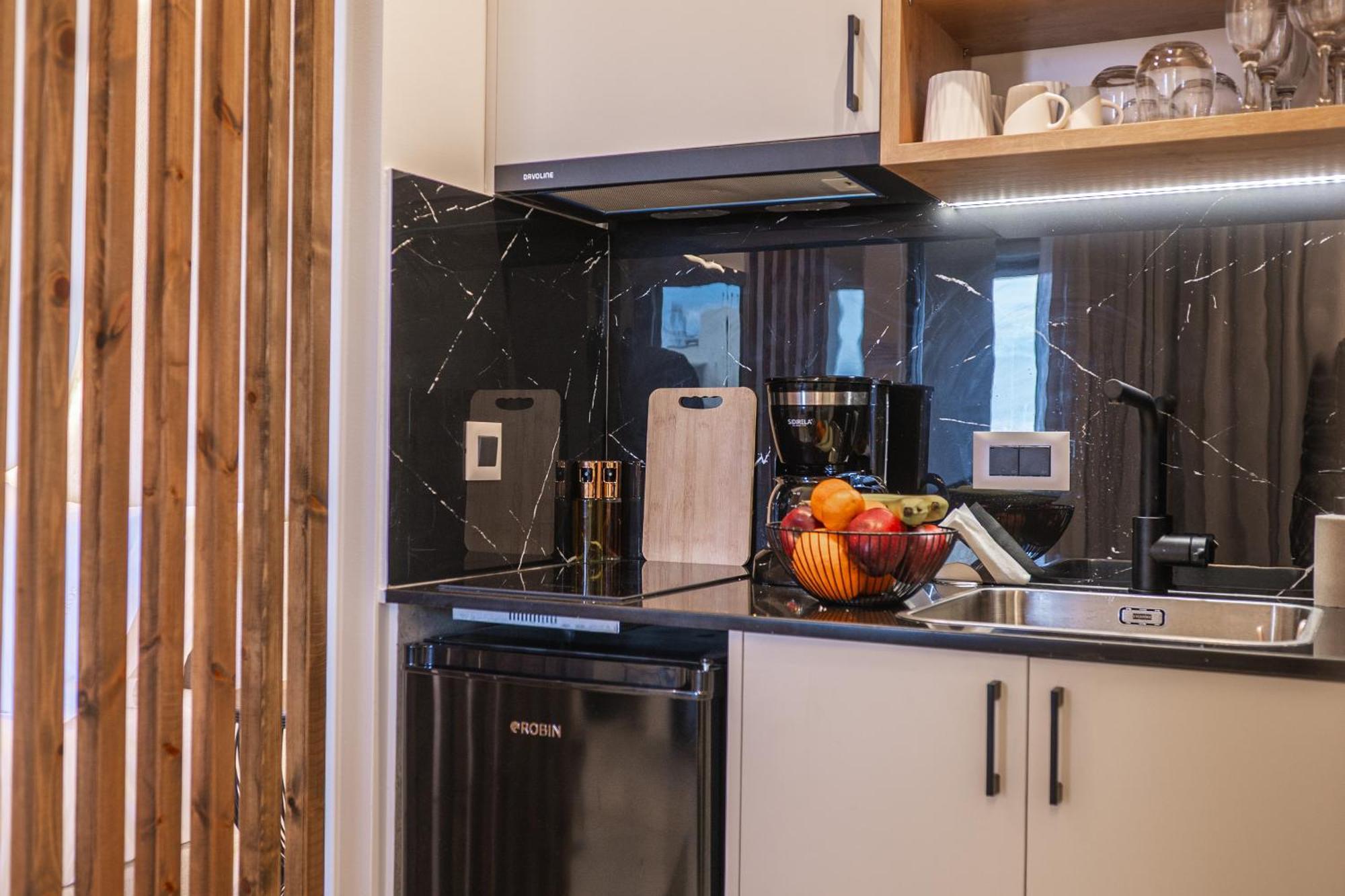 Eros Luxury Suites 레팀노 외부 사진