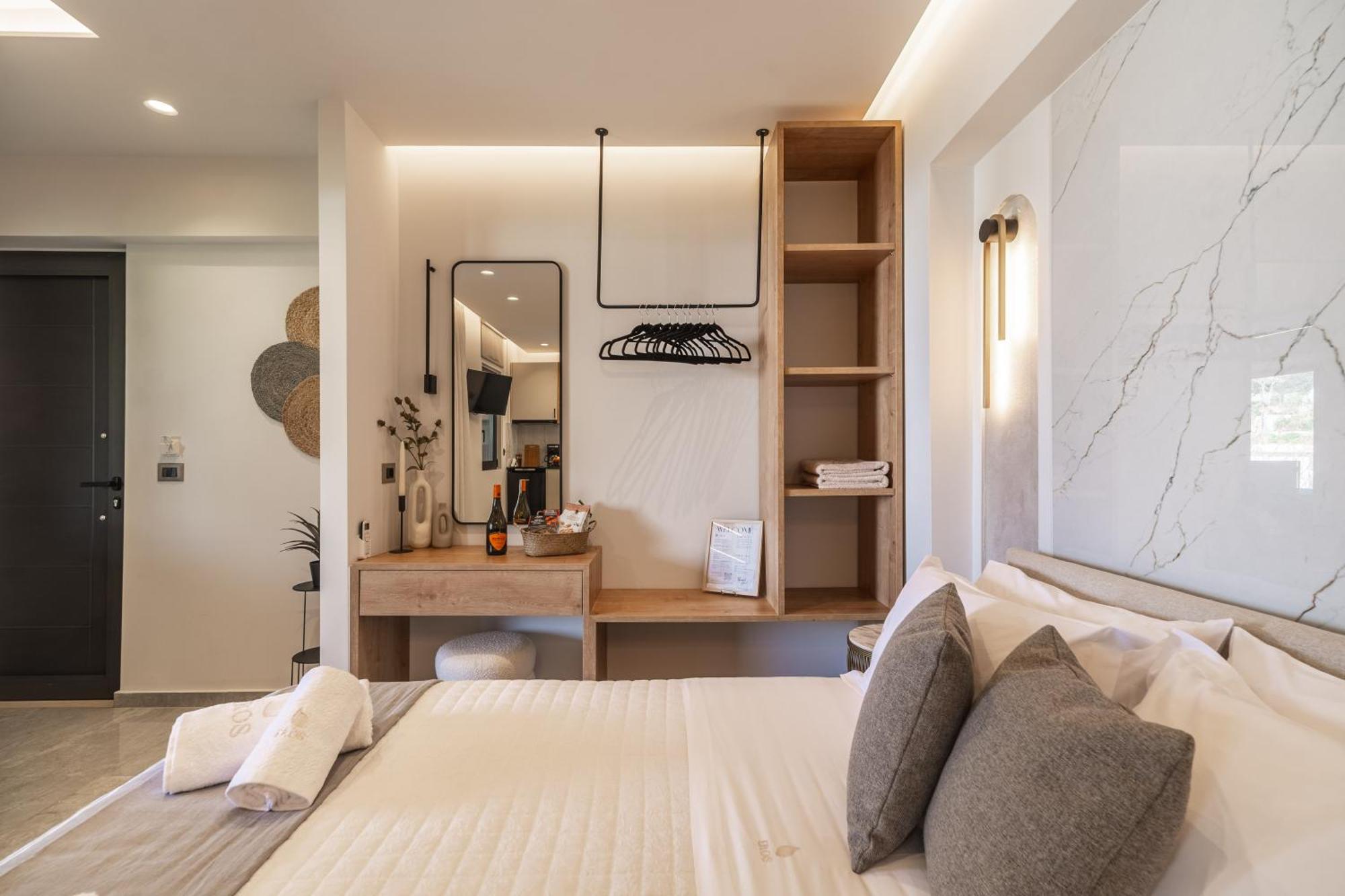 Eros Luxury Suites 레팀노 외부 사진